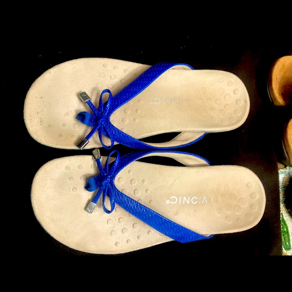 Vionic orthopedic flip flops